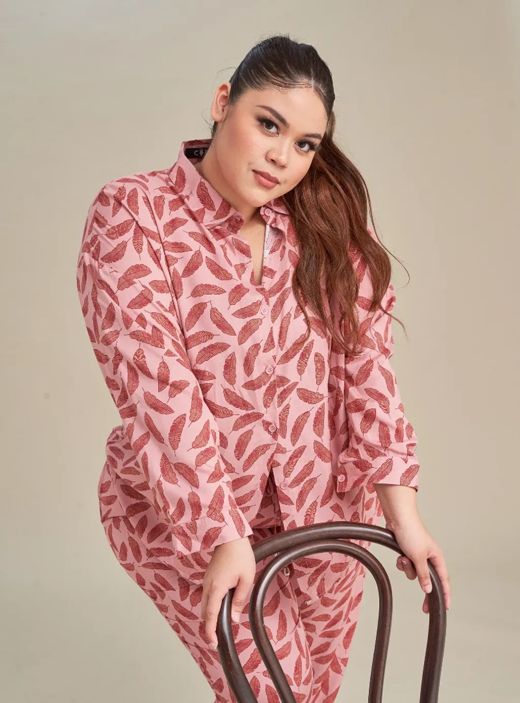 Setelan Kemeja Rayon Oversized dan Celana Lounge Pants