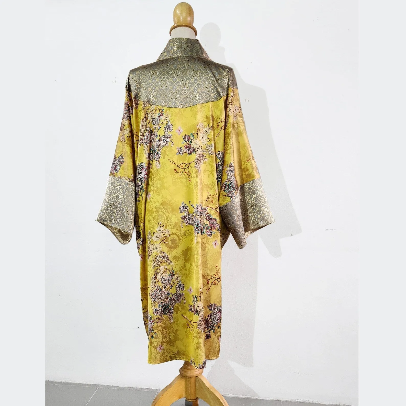 Yellow and gold kimono robe inspired by 1920s loungewear fashion